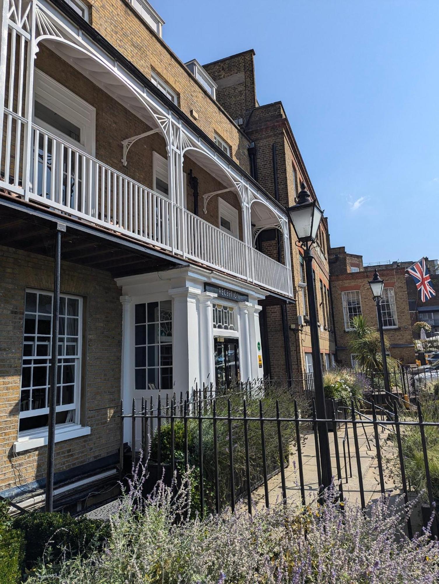 Richmond Hill Hotel Exterior photo